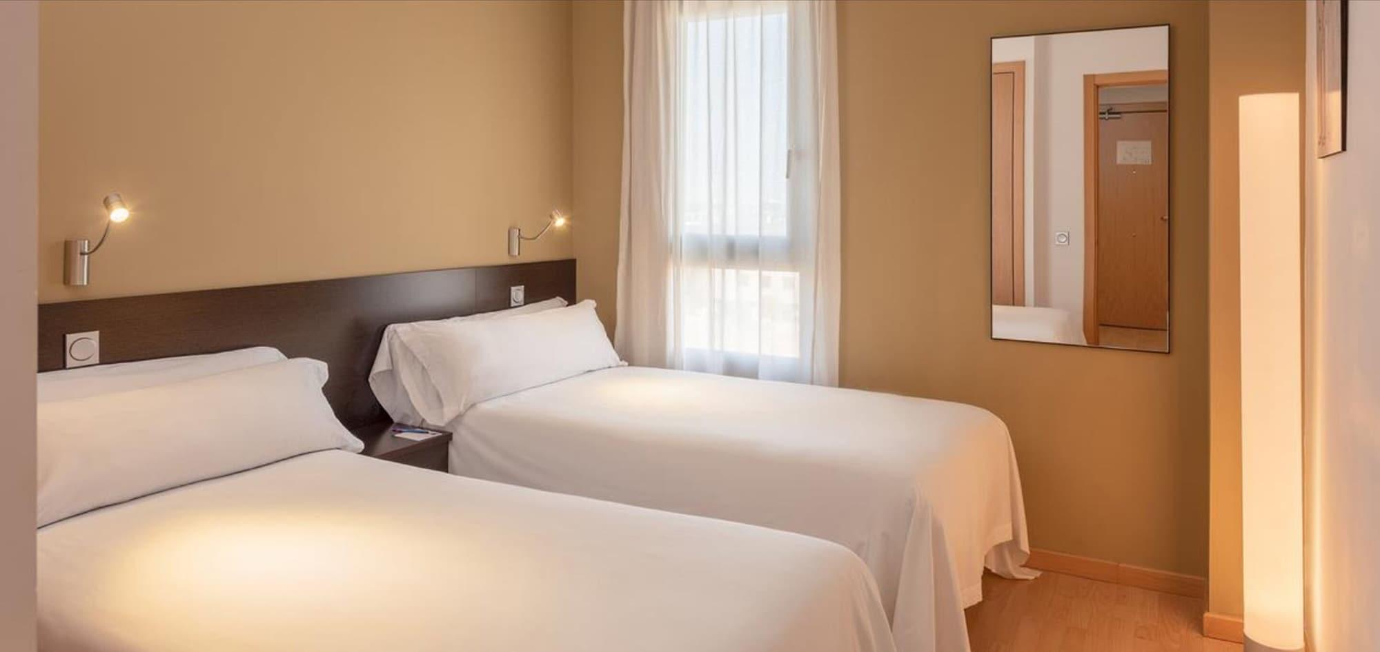 Madrid Airport Suites, Affiliated By Melia Buitenkant foto