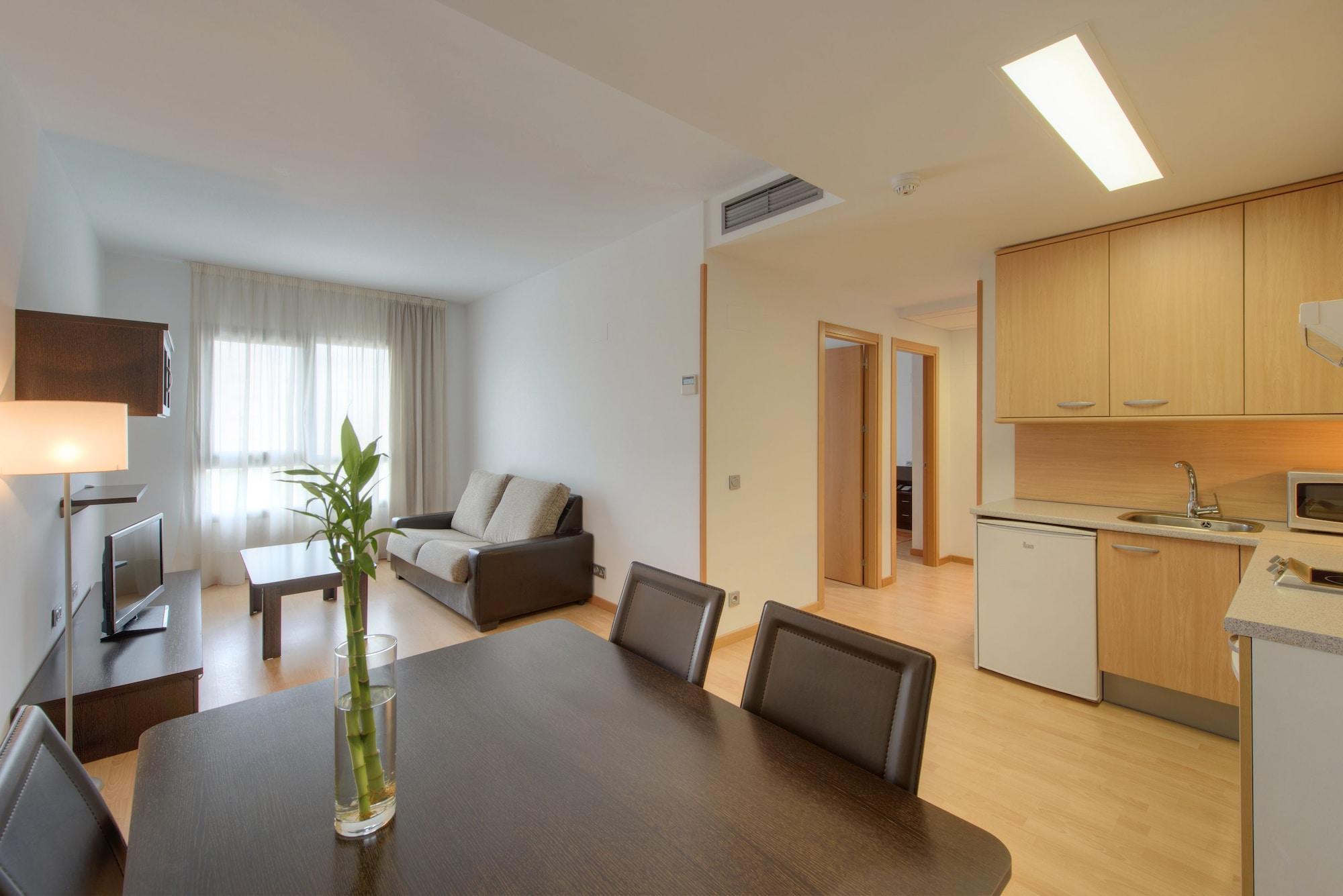 Madrid Airport Suites, Affiliated By Melia Buitenkant foto
