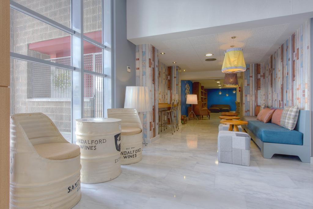 Madrid Airport Suites, Affiliated By Melia Buitenkant foto