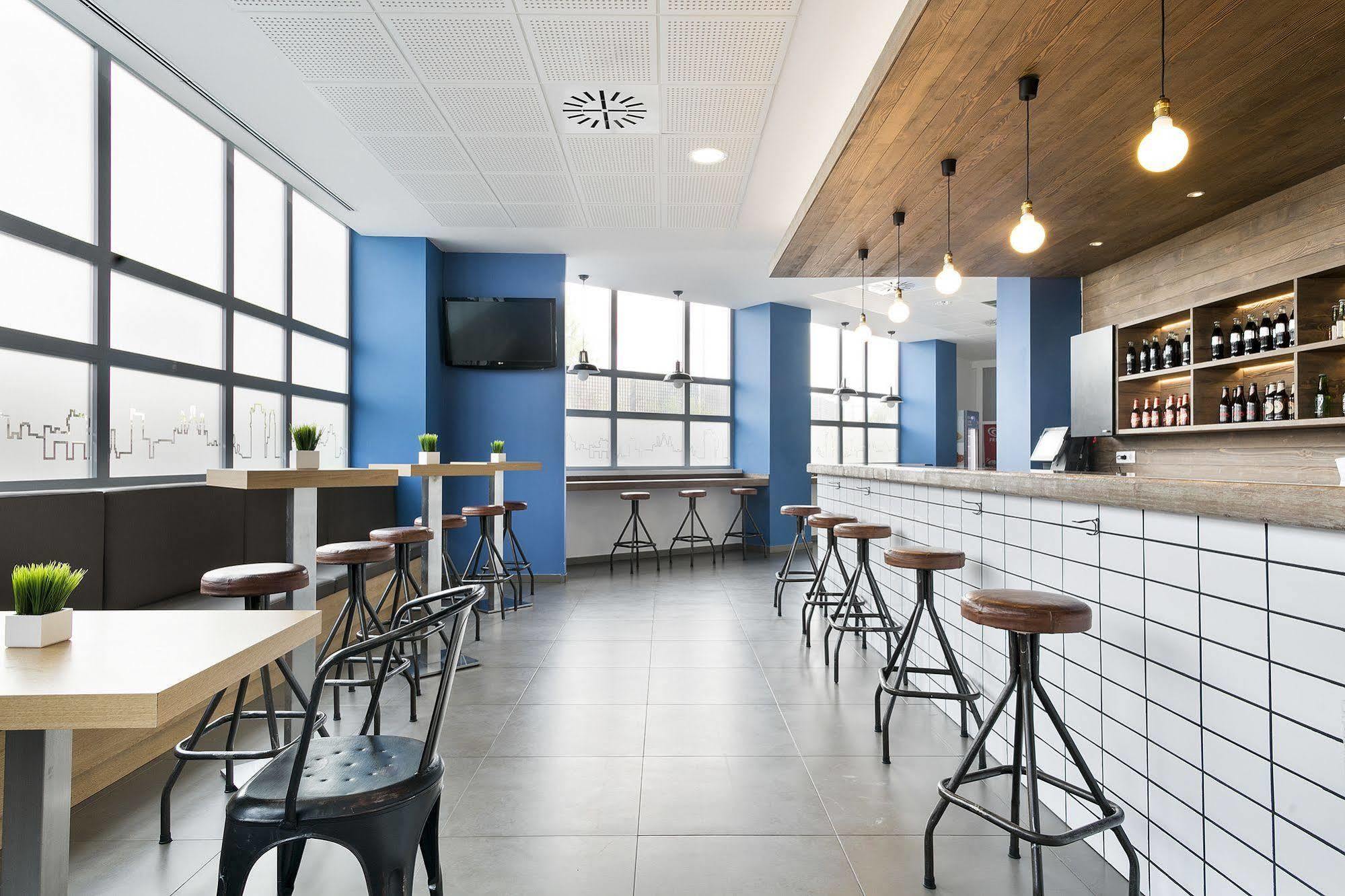 Madrid Airport Suites, Affiliated By Melia Buitenkant foto
